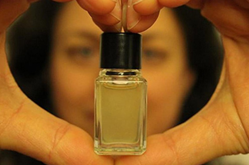 فیکساتور عطر و دلیل اضافه کردن آن به عطر در پامیشا