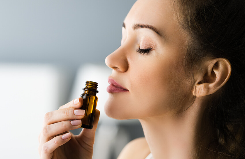 نگاهی به عطرها و رایحه های آرامش بخش در پامیشا