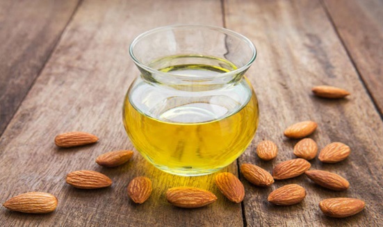 روغن بادام و خواص درمانی آن برای لک پوستی در پامیشا