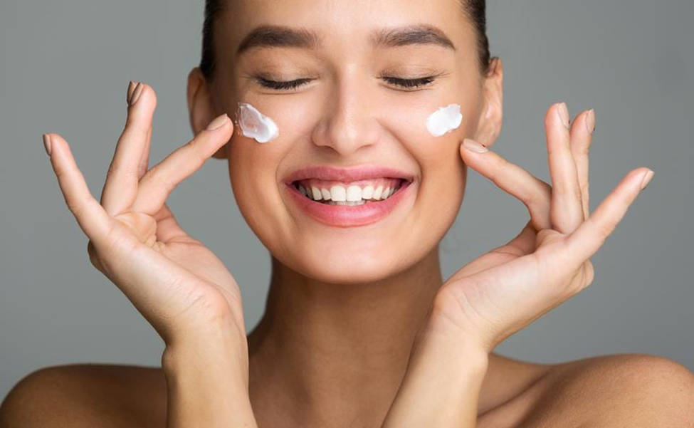 اهمیت استفاده از کرم مرطوب کننده چیست؟  در پامیشا