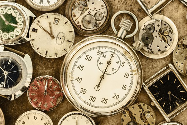 دانستنی‌های ساعت و تاریخچه آن در پامیشا