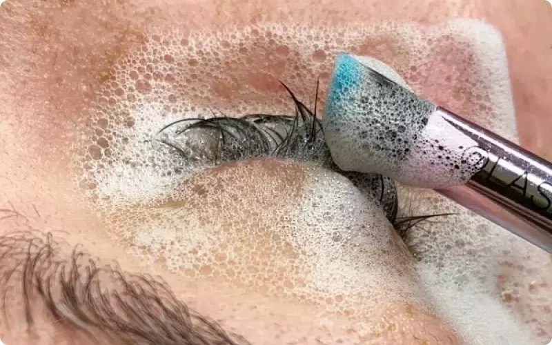 اکستنشن مژه چه تفاوتی با کاشت دارد؟ در پامیشا